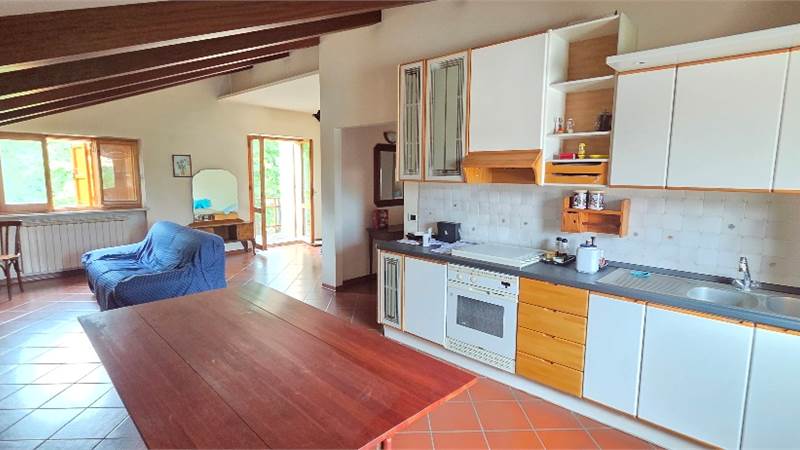 S. Michele vendesi casa indipendente con due appartamenti e laboratorio