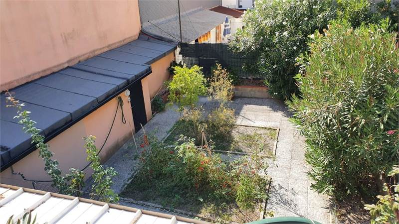 Pesaro zona pantano appartamento in bifamiliare